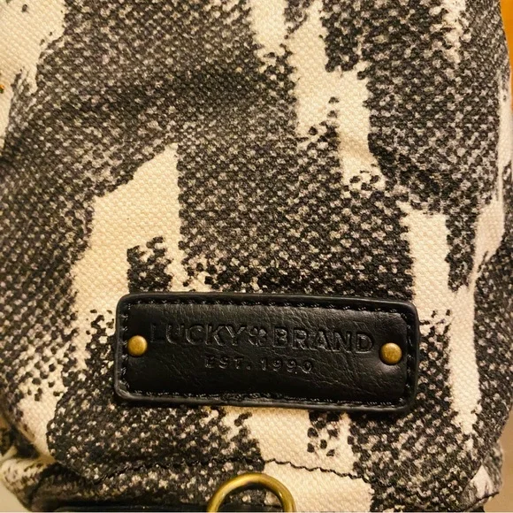 Lucky Brand Womens Bali Hai Sling Fabric Purse Black/White Geometric Pattern - Picture 9 of 14